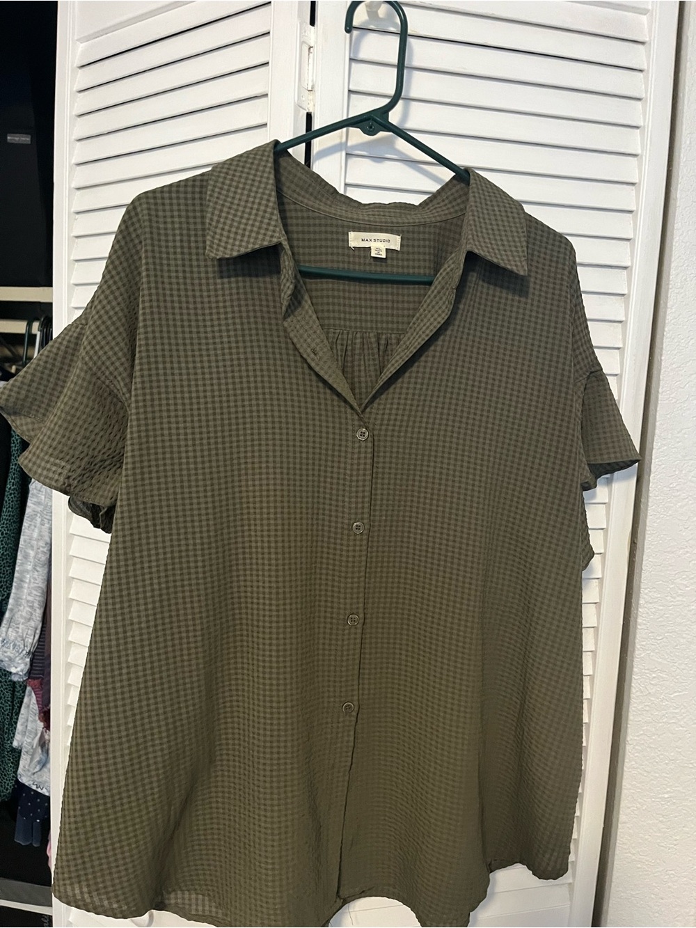 Max Studio Olive Green Short Sleeve Button Front Top